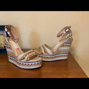 BNWT Gianni Bini Wedges